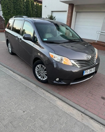 Toyota Sienna cena 55900 przebieg: 258930, rok produkcji 2011 z Konin małe 191